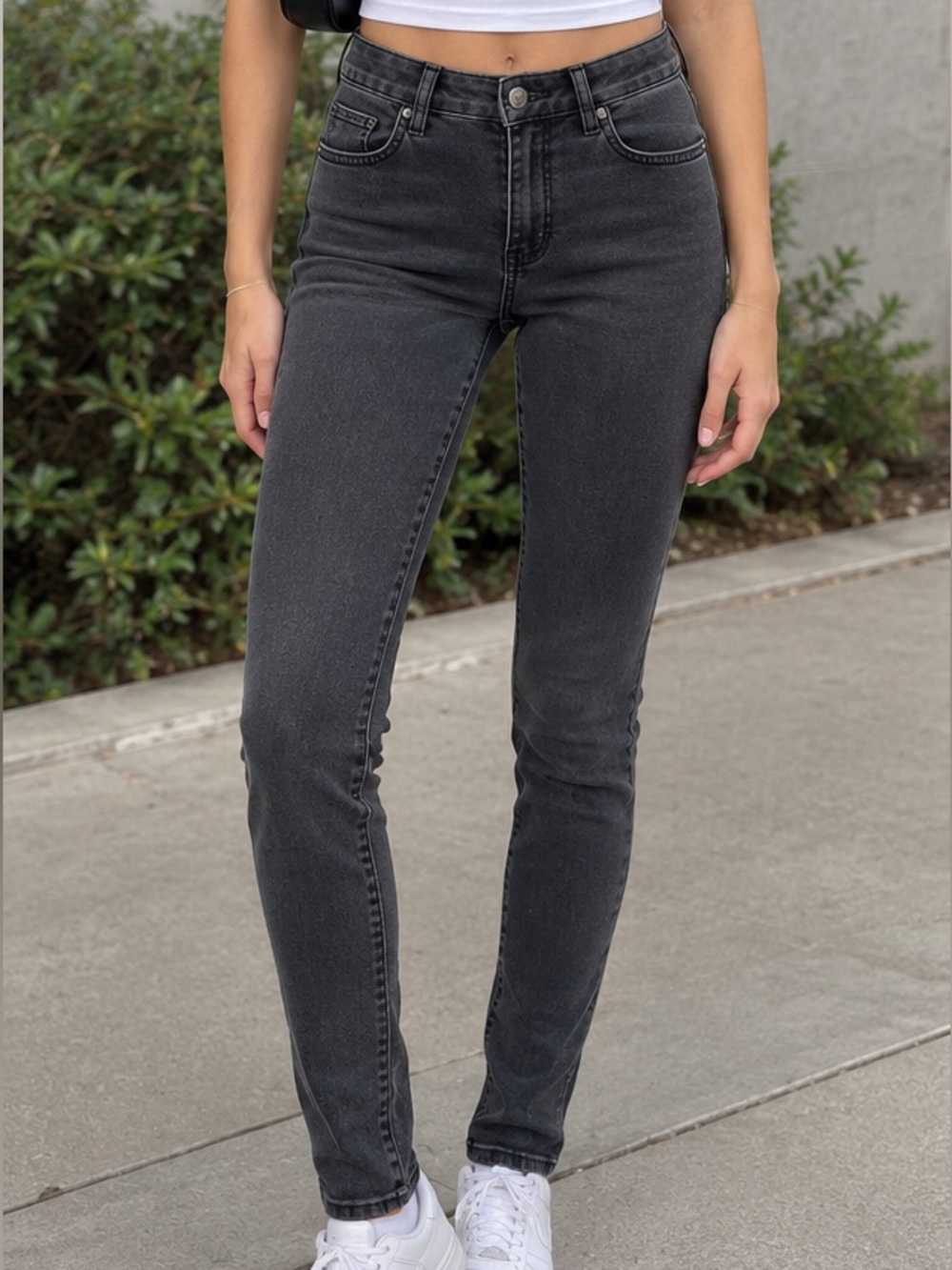 High-Rise Jeggings in Washed Black/Dark Grey